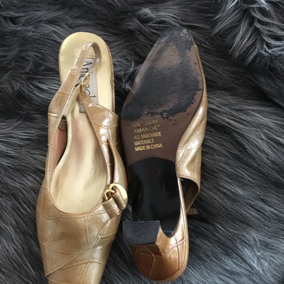 Shoes - Picture 4 of 4